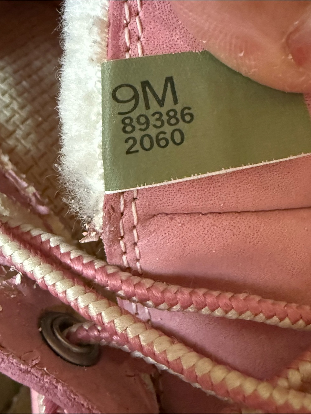 Timberland woman’s waterproof boots , sz 9 - Picture 11 of 14